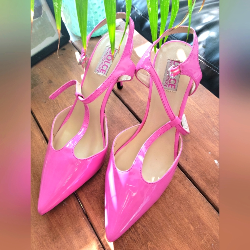 Pink pointed heels